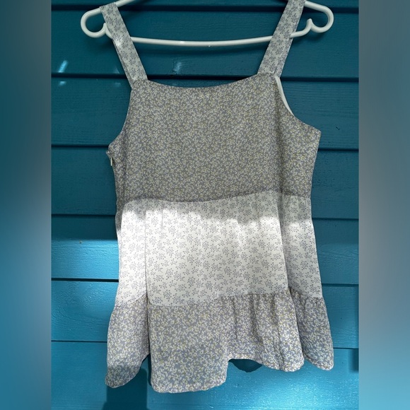 NWT PAPER CRANE Summer Top lined light purple, yellow and white pattern. Size M. - Picture 6 of 10